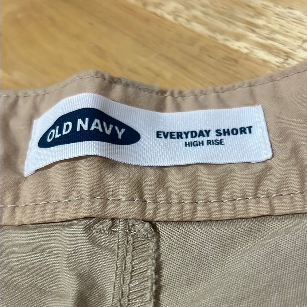 NWT Old Navy Women's High Rise Shorts - Tan - Picture 4 of 5